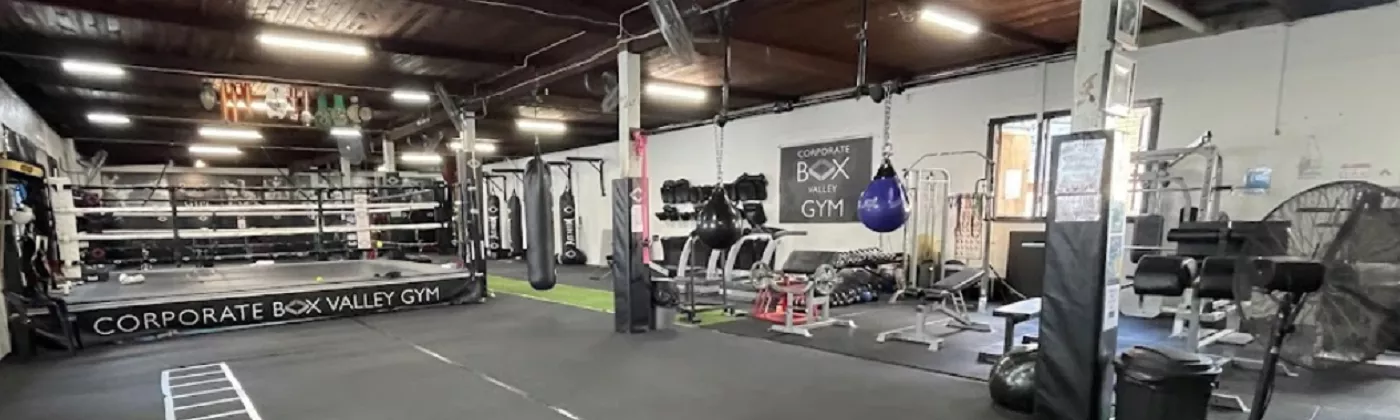 Corporate Box Valley is an authentic Boxing/Kickboxing/MuayThai/MMA/Fitness gym with fully equipped weights & cardio and a team of pro trainers / fighters