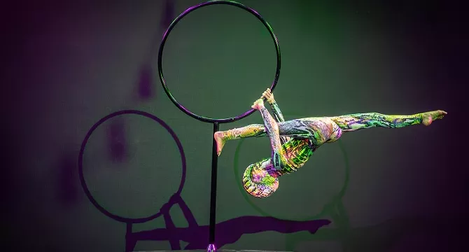 acrobatic gymnast on rings