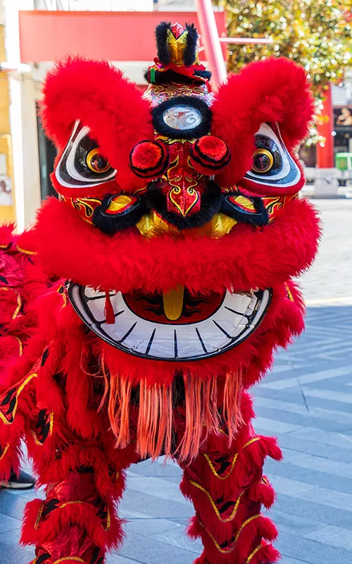 2 traditional Chinese lion dances